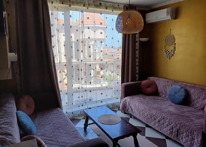 Golden Hacienda 아파트