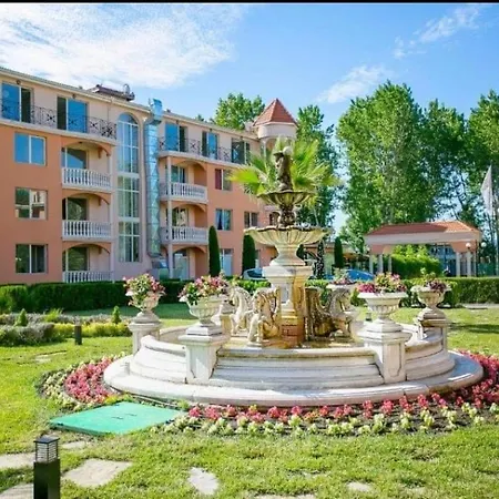 Golden Hacienda Apartment