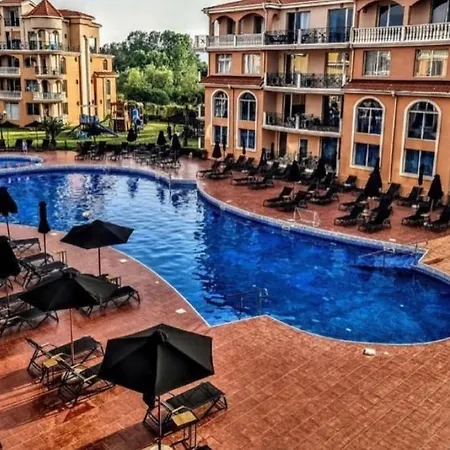 Golden Hacienda Apartment *