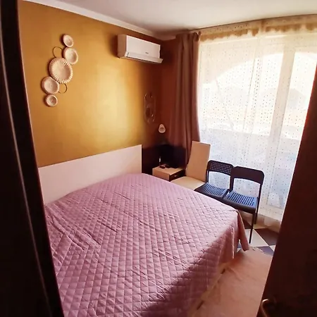 Golden Hacienda Apartment